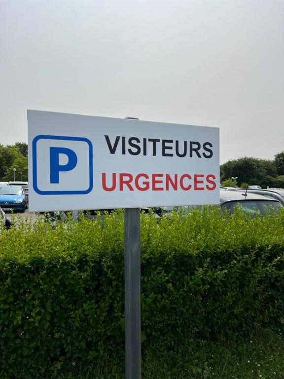 Panneau de parking sur poteau métallique